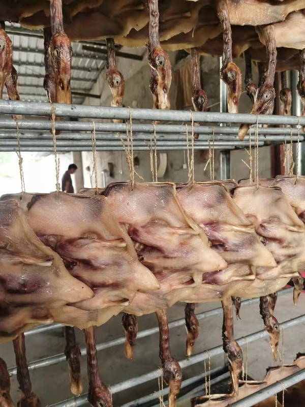 益陽瑪山產(chǎn)業(yè)機械有限公司，湖南益陽螺旋風(fēng)管廠家，熱風(fēng)食品烤房